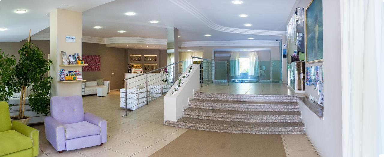 Hotel Holiday Vasto Exterior photo